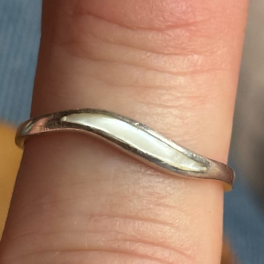 Chic Silver Wave Band